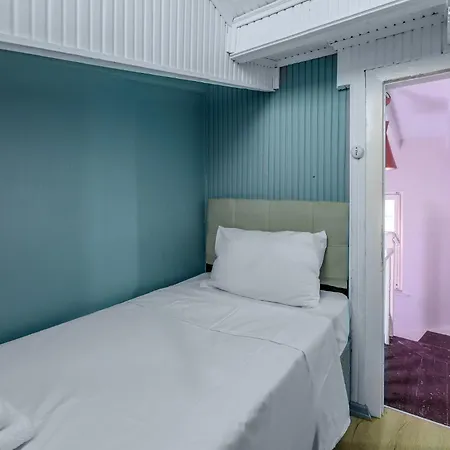 Cozy Private In Kadikoey - Near Coast Ferry