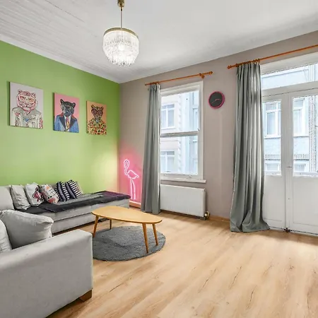 Дом отдыха Cozy Private In Kadikoey - Near Coast Ferry Стамбул