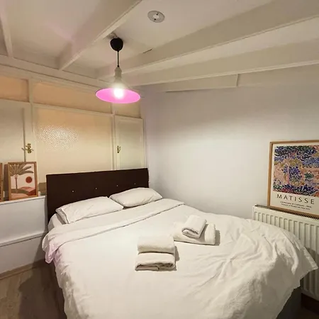 Comfortable Steps From The Kadikoey Waterfront Holiday home
