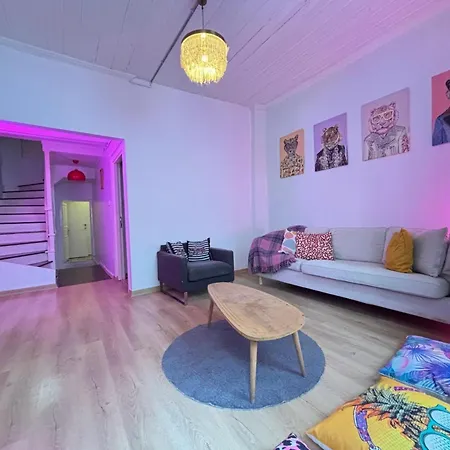 Comfortable Steps From The Kadikoey Waterfront Holiday home *