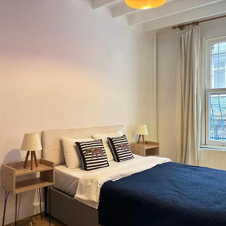Comfortable Steps From The Kadikoey Waterfront Holiday home *